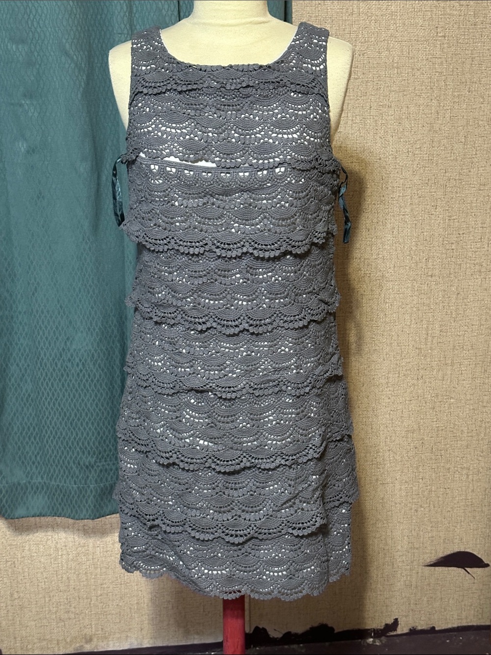 White House Black Market Gray Sleeveless Lace Tiered Mini Dress